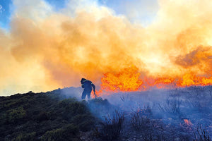 Οι χθεσινές πυρκαγιές παραπέμπουν σε… “βοσκοφωτιές”