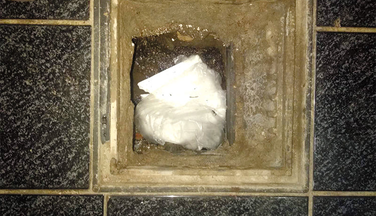 Στο σιφόνι είχαν κρύψει την κοκαΐνη