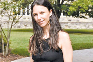 Η Σοφία Οικονόμου, πτυχιούχος του Τμήματος Φυσικής του Πανεπιστημίου Κρήτης (πτυχίο 2000) εκλέχθηκε fellow της American Physical Society.