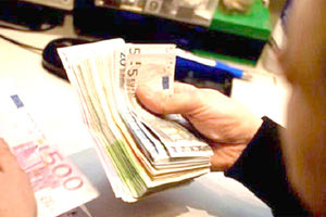 ΤΟΚΟΓΛΥΦΙΑ Τους έβαζαν να πάρουν τραπεζικά δάνεια για να τους ξεπληρώσουν