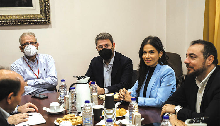 Με τη διοίκηση του νοσοκομείου 