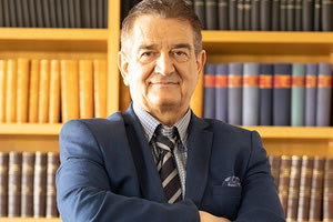 Ο καθηγητής Γιώργος Κοχιαδάκης