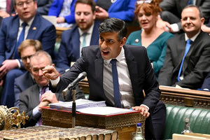 Ο Σούνακ χθες στη Βουλή