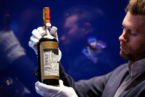 Πόσο πουλήθηκε το ακριβότερο ουίσκι του κόσμου σε δημοπρασία του Sotheby’s