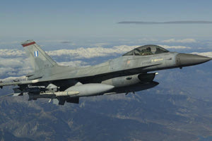 Δύο μαχητικά της Πολεμικής Αεροπορίας θα πετάξουν σε λίγο πάνω από το Ηράκλειο