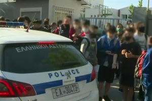 Με ασθενοφόρο μεταφέρθηκαν στο νοσοκομείο μαθητές γυμνασίου του Ηρακλείου . Υπό διερεύνηση το τι ακριβώς συνέβη