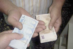 Γνωστός επιχειρηματίας στη Μεσαρά συνελήφθη για εκβίαση και τοκογλυφία