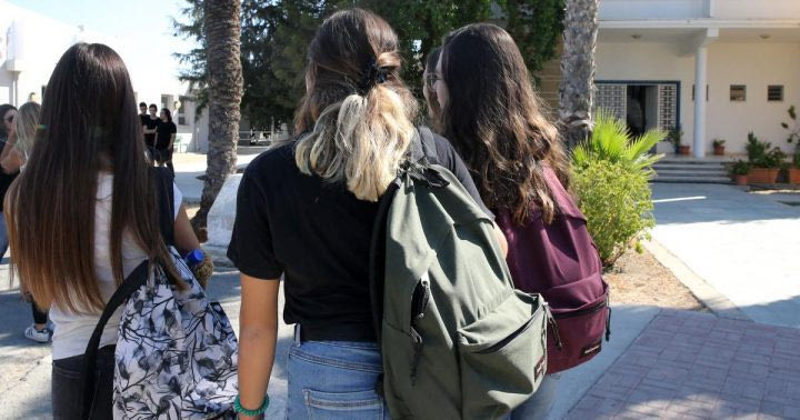 Παραπέμπεται σε δίκη ο 42χρονος καθηγητής που καταγγέλλεται από ανήλικες μαθήτριες του