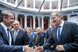 Μετά από πολύμηνη σιωπή το χτύπημα Σαμαρά κάνει άνω κάτω την κυβέρνηση