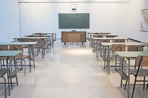 Στα δικαστήρια «σέρνει» η Κεραμέως τους δασκάλους για τους… μέντορες