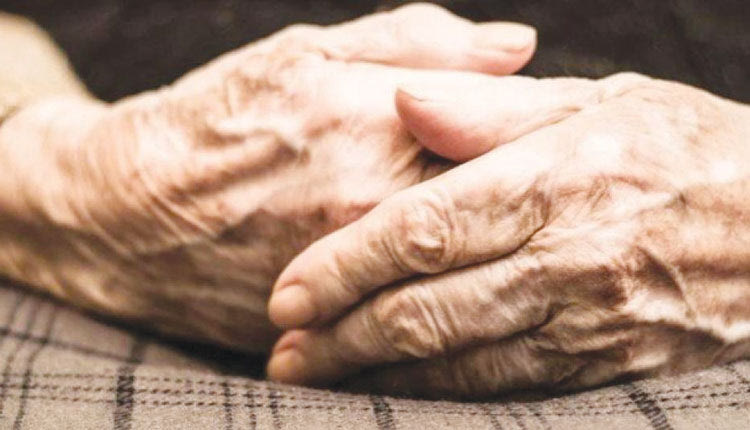 Ληστεία: Με σπρέι πιπεριού εισέβαλαν στο σπίτι ηλικιωμένης