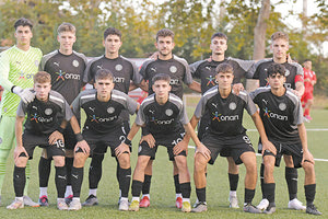 Η Κ-19 του ΟΦΗ όπως παρατάχθηκε στο ματς με τον Πανσερραϊκό