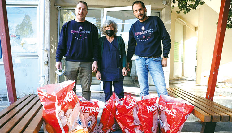 Τη μονάδα ογκολογίας-αιματολογίας παίδων και εφήβων του ΠΑΓΝΗ, επισκέφθηκε η Ακαδημία μπάσκετ του Ηροδότου και συγκεκριμένα, ο πρόεδρος της ομάδας Δημήτρης Ρουσσάκης και ο γενικός έφορος του συλλόγου Μανώλης Κεχαγιάς. 