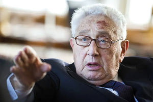 ΠΕΘΑΝΕ ΣΤΑ ΕΚΑΤΟ Ο Χ. ΚΙΣΙΝΓΚΕΡ Κορυφαίος διπλωμάτης ή σατανικός πολιτικός;