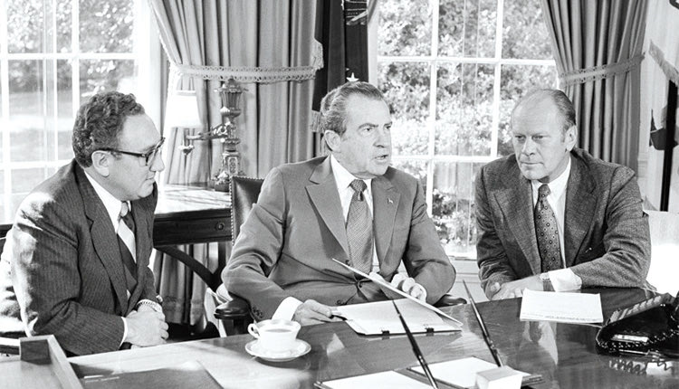 ΠΕΘΑΝΕ ΣΤΑ ΕΚΑΤΟ Ο Χ. ΚΙΣΙΝΓΚΕΡ Κορυφαίος διπλωμάτης ή σατανικός πολιτικός;