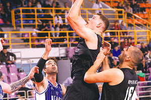 Την πρωτοπόρο Δάφνη υποδέχεται σήμερα η Αναγέννηση