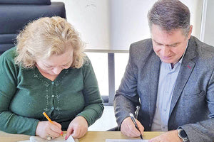 ΔΗΜΟΣ ΧΕΡΣΟΝΗΣΟΥ “Αντώνης Τρίτσης”: Αναβαθμίζει σχολεία και δίνει... ηλεκτροκίνηση