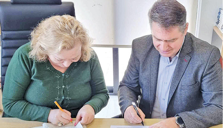 ΔΗΜΟΣ ΧΕΡΣΟΝΗΣΟΥ “Αντώνης Τρίτσης”: Αναβαθμίζει σχολεία και δίνει... ηλεκτροκίνηση