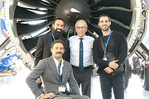 Μοιράζει μαζί τους το μήνυμα της Παγκόσμιας Ημέρας Ατόμων με Αναπηρία