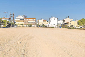 Πανέτοιμη για να λειτουργήσει είναι η πρώτη μόνιμη λαϊκή αγορά του Ηρακλείου, στο μεγάλο γήπεδο δυτικά του Καταστήματος Κράτησης Αλικαρνασσού