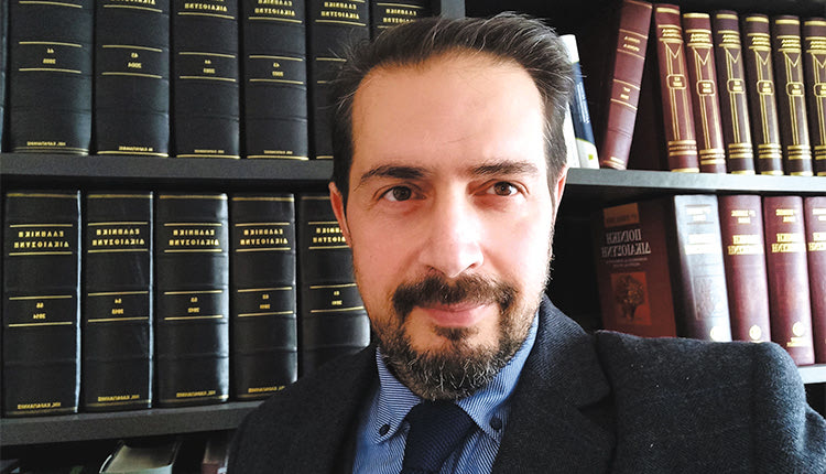 Ο γενικός γραμματέας του Δικηγορικού Συλλόγου 
Ν. Καραγιάννης 
