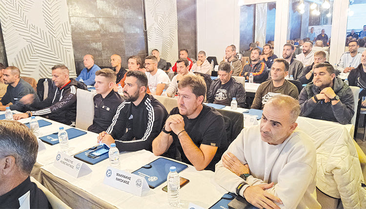   Στιγμιότυπα από τη σχολή προπονητών UEFA A που για πρώτη φορά γίνεται στο Ηράκλειο