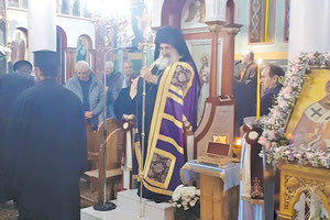 Δεν αφήνει τίποτα, όταν μπορεί, ο Αρχιεπίσκοπος κ. Ευγένιος. Και χθες που ηταν ο εσπερινός της μεγάλης γιορτής του Αγίου Νικολάου, βρέθηκε στο Πενταμόδι, στον εορτάζοντα ναό, και ευλόγησε τους πιστούς.