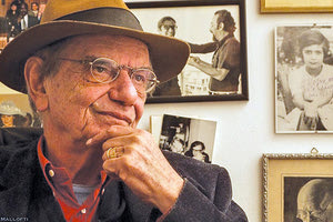 ΠΡΟΒΟΛΗ ΤΟΥ ”Ζ” ΚΑΙ ΕΚΘΕΣΗ ΒΙΒΛΙΟΥ ΣΤΗ ΒΙΒΛΙΟΘΗΚΗ ΤΟΥ Π.Κ. ΣΕ ΡΕΘΥΜΝΟ-ΗΡΑΚΛΕΙΟ «Ο Βασί́λης Βασιλικό́ς μέσα από τη βιβλιοθή́κη του βιβλιογράφου του Γιώργου Γιά́νναρη»