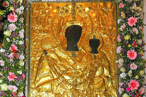 Η ΠΑΝΑΓΙΑ Η ΜΥΡΤΙΔΙΩΤΙΣΣΑ ΣΤΗΝ ΚΙΣΣΑΜΟ Η Κρήτη υποδέχεται την ιερή εικόνα που βγαίνει για πρώτη φορά από τα Κύθηρα