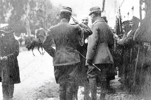 ΦΩΤΟΗΜΕΡΑΣ: Φεβρουάριος 1913, συνάντηση του διαδόχου Κωνσταντίνου και του Ελευθερίου Βενιζέλου στη Φιλιππιάδα (Νικόλαος Παντζόπουλος).