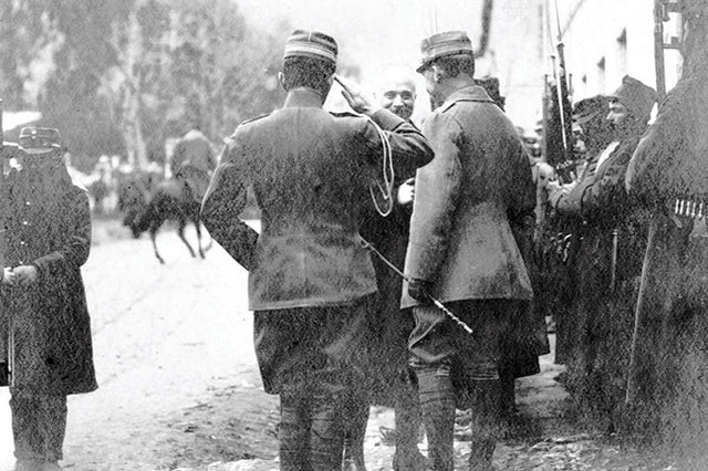 ΦΩΤΟΗΜΕΡΑΣ: Φεβρουάριος 1913, συνάντηση του διαδόχου Κωνσταντίνου και του Ελευθερίου Βενιζέλου στη Φιλιππιάδα (Νικόλαος Παντζόπουλος).