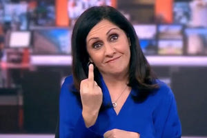 Ήταν αναμενόμενο να προκαλέσει  πολλά σχόλια η χειρονομία πολύπειρης παρουσιάστριας του BBC, η οποία έχει γίνει viral τις τελευταίες ώρες.