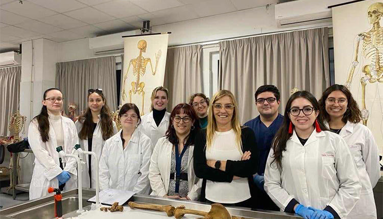 Η κ. Eugenia Cunha δίδαξε τους φοιτητές