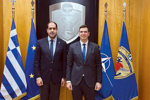 Θέματα σχετικά με τη λειτουργία των στρατιωτικών εγκαταστάσεων στην ευρύτερη περιοχή των Χανίων καθώς και τις προοπτικές αναβάθμισής τους και συνεργασίας με τους τοπικούς φορείς συζήτησε με τον υφυπουργό Εθνικής Άμυνας κ. Ιωάννη Κεφαλογιάννη ο Αλέξανδρος Μαρκογιαννάκης