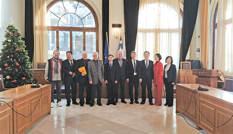 Από την επίσκεψη της αντιπροσωπείας στο Ηράκλειο 