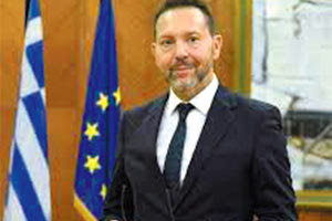 Αντίδραση πανεπιστημιακών για την αναγόρευση του Γιάννη Στουρνάρα σε επίτιμο διδάκτορα