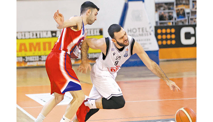 Ο Ζαφειρούδης του ΟΦΗ σε προσπάθειά του σε χθεσινό παιχνίδι