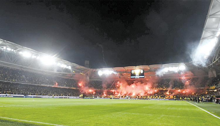 Δεν πρέπει να έχει ξαναγίνει ένα ματς να διεξάγεται και να υπάρχουν στο γήπεδο οπαδοί μόνο της φιλοξενούμενης ομάδας.