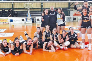 Πολύ κοντά στην υπεράσπιση του περσινού τους τίτλου βρίσκονται οι Νεάνιδες του ΟΦΗ