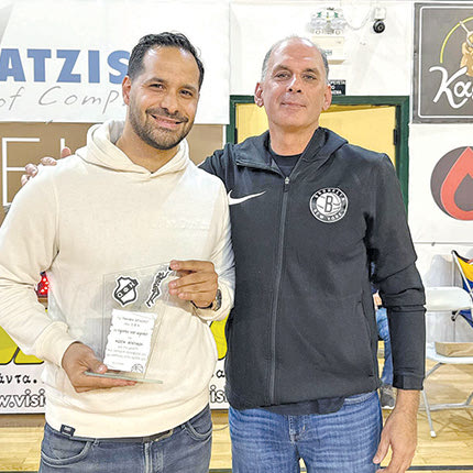 Στο ημίχρονο της αναμέτρησης με την Κηφισιά, ο ΟΦΗ τίμησε ένα δικό του παιδί, τον Κώστα Αγαπιάδη