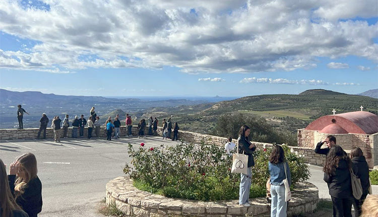 ΠΑΝΕΠΙΣΤΗΜΙΟ ΚΡΗΤΗΣ
Εκπαιδευτική εκδρομή για διεθνείς 
φοιτητές και ερευνητές που εξερεύνησαν την πλούσια κληρονομιά της Κρήτης