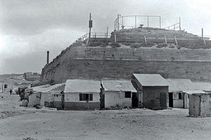 ΦΩΤΟΗΜΕΡΑΣ: Ηράκλειο, προσφυγικά σπίτια στον Προμαχώνα Sabionara (Στην σημερινή Ε-μπορική στο λιμάνι) Harry A. Frank, 1927.