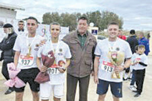 Στιγμιότυπο από τις απονομές στον αγώνα Αμνισσού