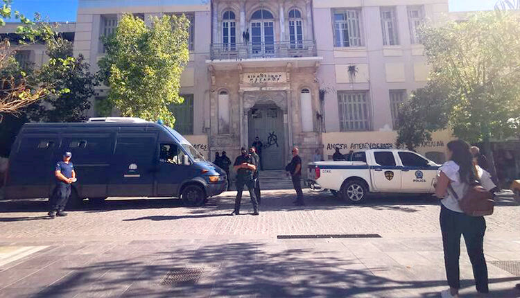 Επιστρέφουν στα σπίτια τους οι 4 προφυλακισμένοι για την εκβίαση και την τοκογλυφία