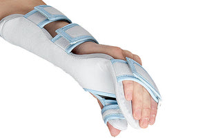 Έσκασε το λάστιχο και τον τραυμάτισε σοβαρά στο χέρι