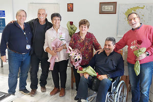 Συγκινήθηκαν όλοι στην χθεσινή τελετή που διοργανώθηκε στον αερολιμένα Ηρακλείου για να τιμήσουν τους πέντε υπαλλήλους της Υπηρεσίας Πολιτικής Αεροπορίας, οι οποίοι μετά από πολλά χρόνια στην ΥΠΑ, με το νέο έτος συνταξιοδοτούνται