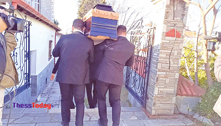 ΘΡΗΝΟΣ ΣΤΗΝ ΚΗΔΕΙΑ Πάνω από 50 δαγκωματιές στο σώμα της 50χρονης