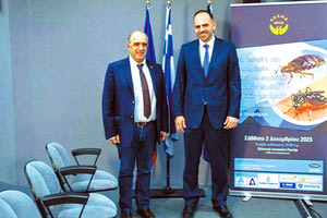 Με έγκριση του Π.Ο.Υ. ο αν. δ/ντης Δημόσιας Υγείας της Περιφέρειας, Αντώνης Παπαδάκης, επιλέχθηκε ως ένας από τους πέντε Ευρωπαίους επιθεωρητές – εκπαιδευτές για θέματα υγειονομικού ελέγχου πλοίων