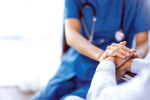 Στην “εντατική” παραμένει η δημόσια υγεία