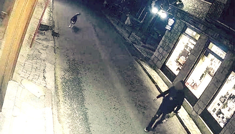 Αστυνομικοί λένε ότι η φωτογραφία ήταν στην διάθεσή τους και είναι πολύ πριν το θάνατο του Όλιβερ